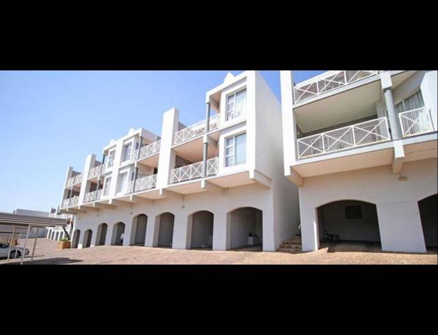2 BEDROOM TOWNHOUSE FOR SALE IN NORTHCLIFF
